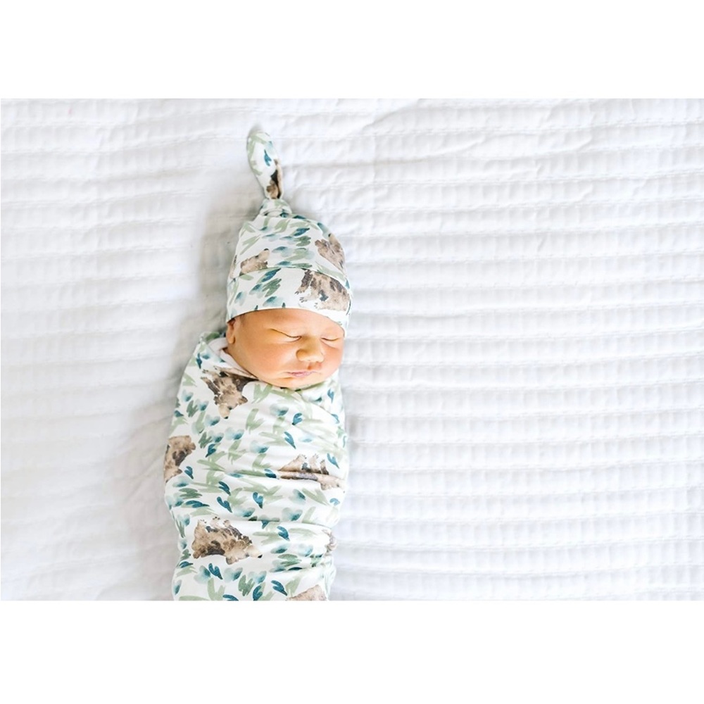 Copper Pearl swaddle and hat "bear"